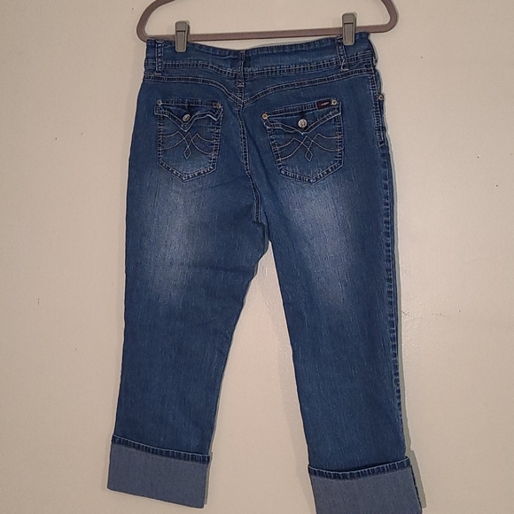 Angels Capri’s Blue 12 - Picture 2 of 8